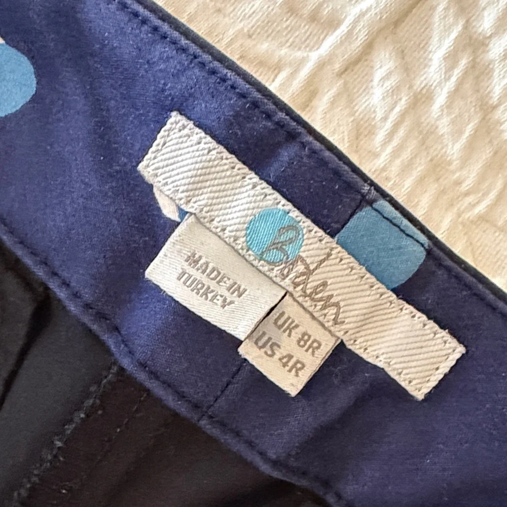 Boden Women’s Black Chinos - size 4R - Picture 3 of 8